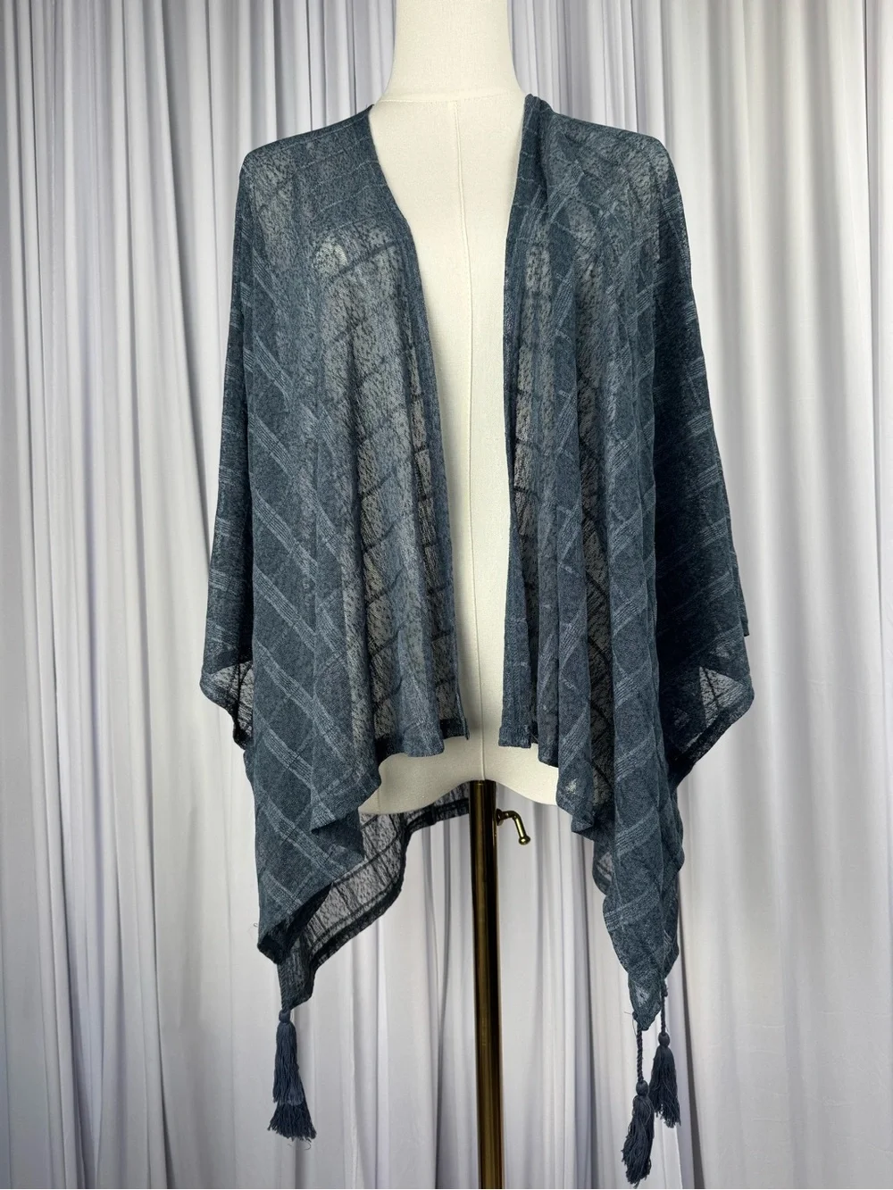 Lightweight Boho Charcoal Gray Open Front Shawl with Tassels Women's Size Small